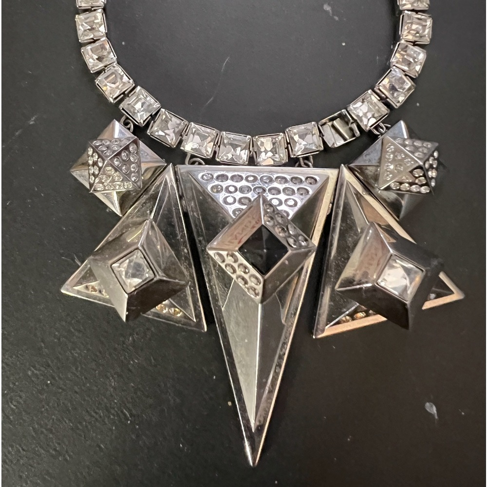 SWAROVSKI ⚜️ Silver and Crystal Pyramid Necklace